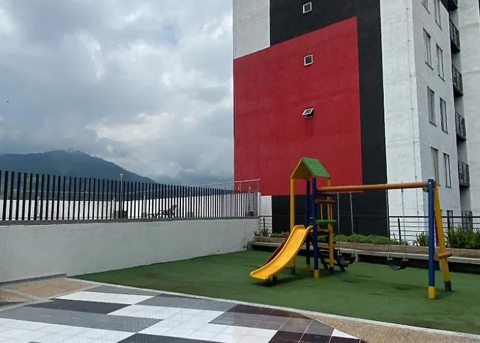 Martin Hermoso Lugar Con Vista A Las Montanas Y Piscina